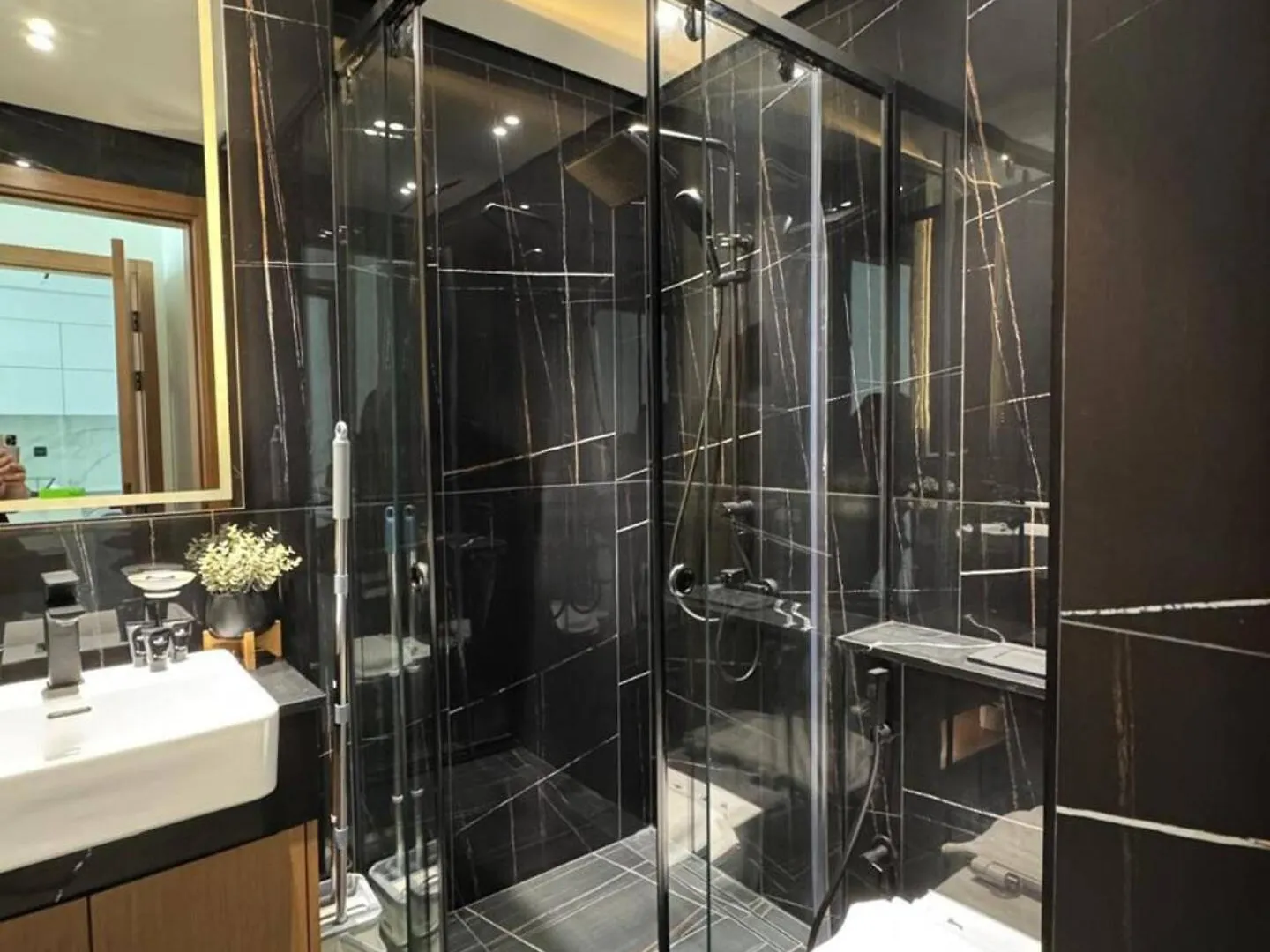 Modern & Elegant 1Br Apartment In Jvc Dubaj