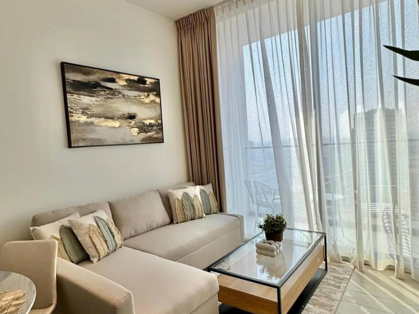 Modern & Elegant 1Br Apartment In Jvc Dubaj