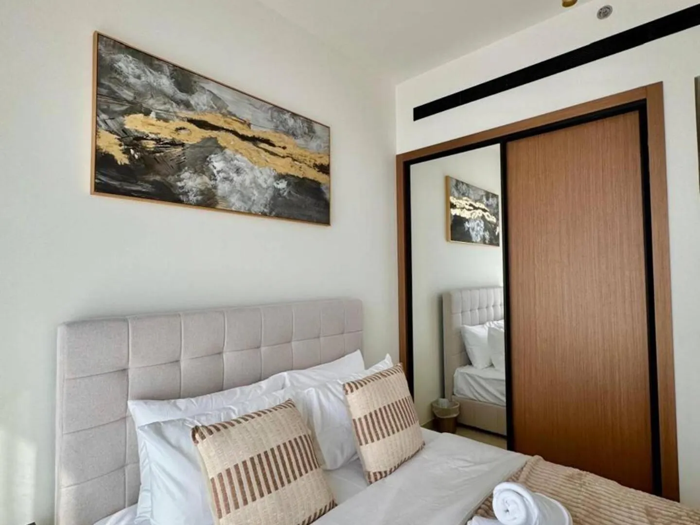 Modern & Elegant 1Br Apartment In Jvc Dubaj